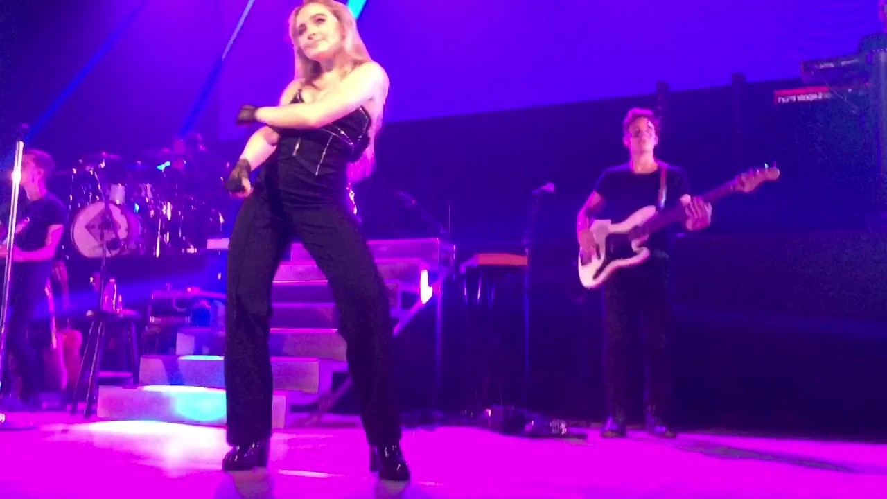 Sabrina Carpenter - No Words