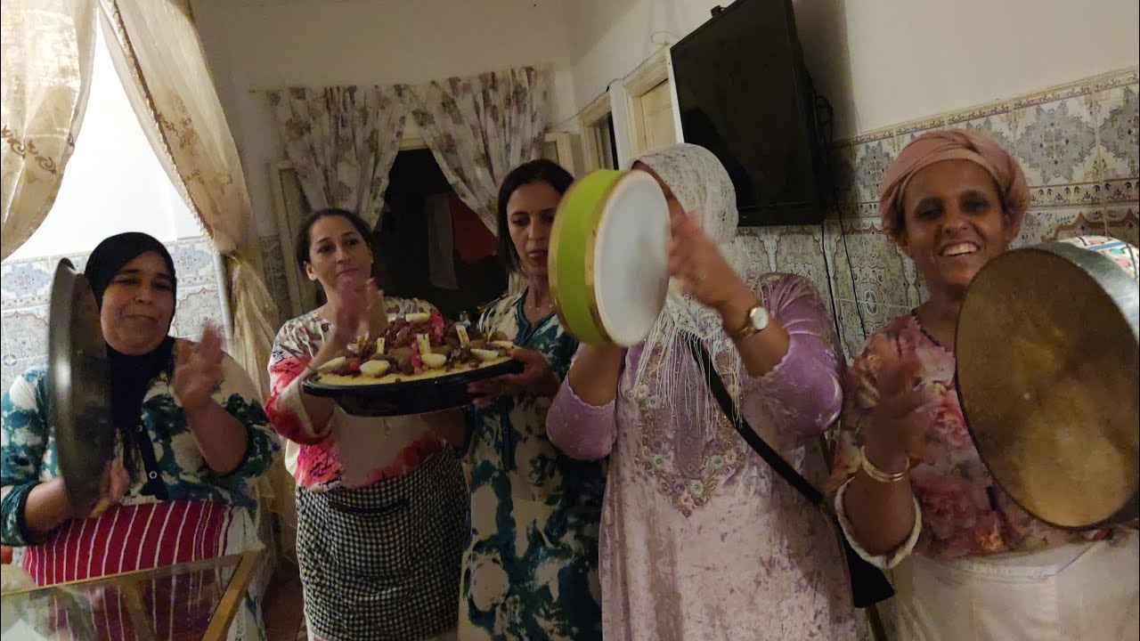 درنا التقاليد ديالنا نهار الصبوحي ديال لعروسة 👰فدار لعريس 💃💃