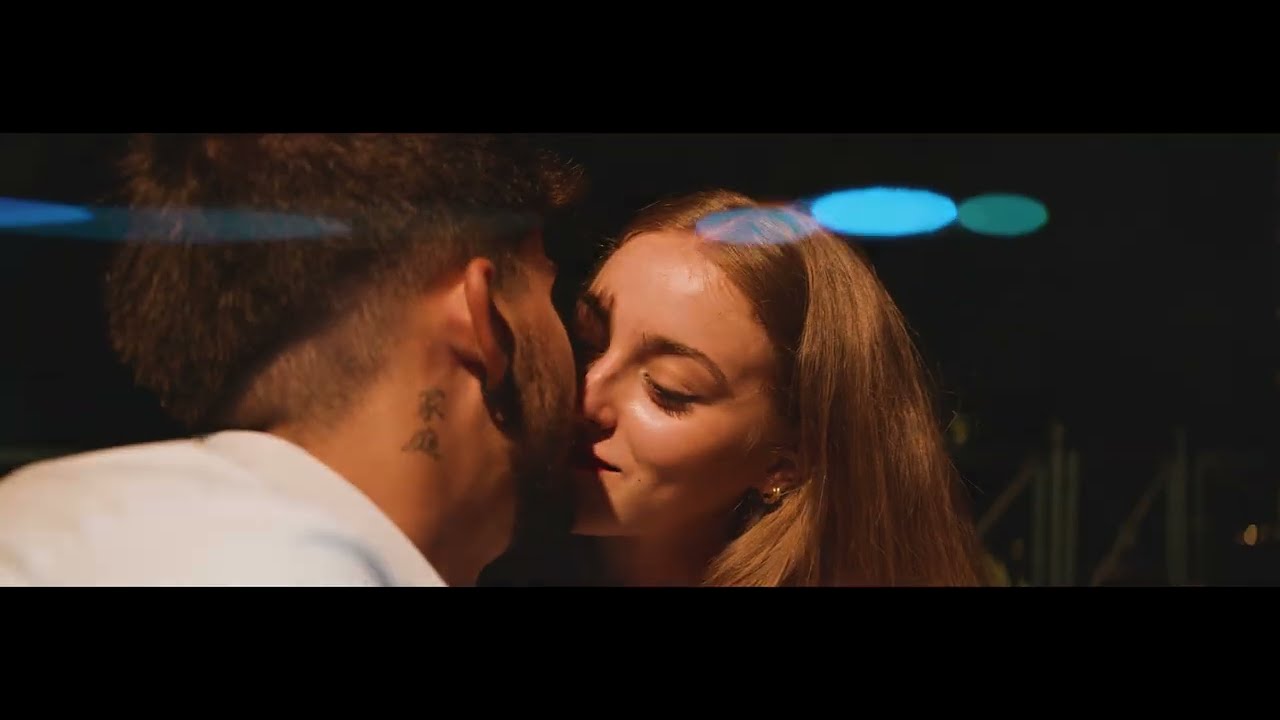 Sauwy Pérez -Miles de besos- (Videoclip oficial)