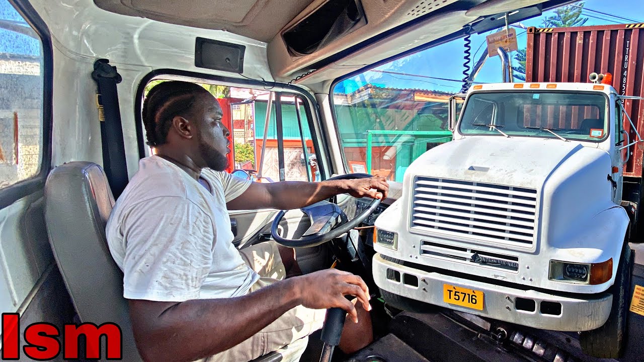 Terrance International 8100 with a Cummins ism and a 10 speed gearbox /4.11 ratio 400hp