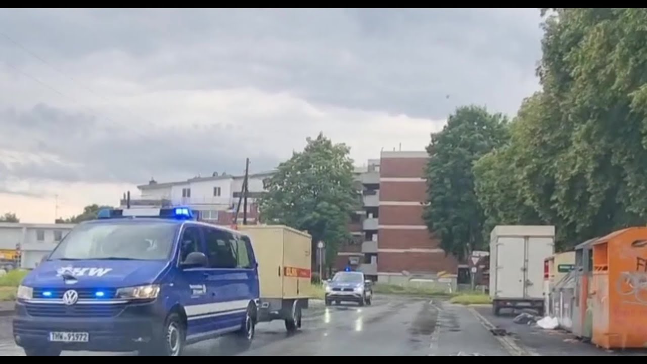 Einsatzfahrten: BF + Polizei Bonn + FF + MHD Bornheim + DLRG + THW zu PKW im Rhein - Zusammenschnitt