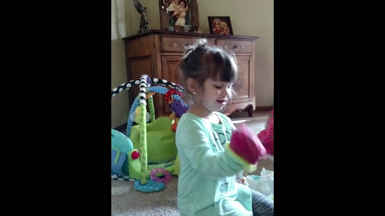 Ceci opening Birthday Presents!(1)