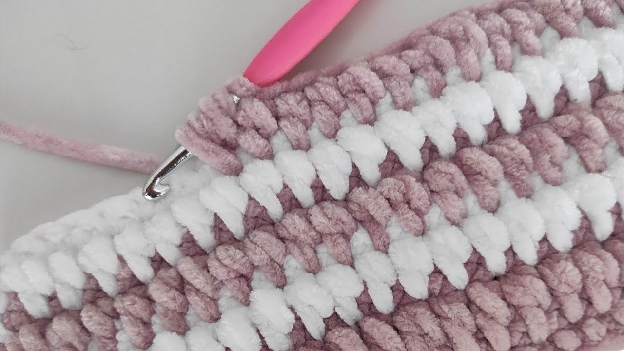 Crochet Velvet Blanket Tutorial — Why Is Everyone Using Chunky Yarn? 😱