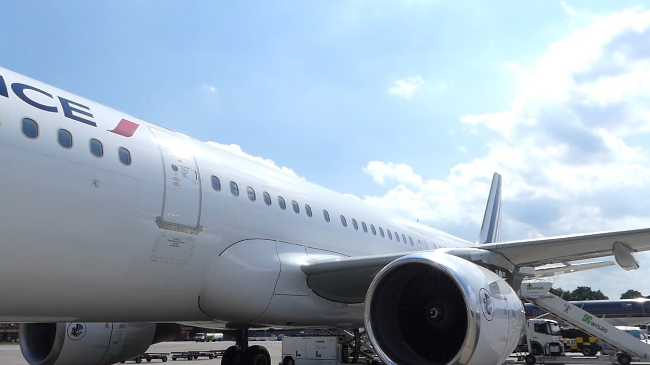 TRIP REPORT | 2 GO AROUNDS! | Air France Airbus A321 | Paris CDG - Berlin Tegel (CDG-TXL)