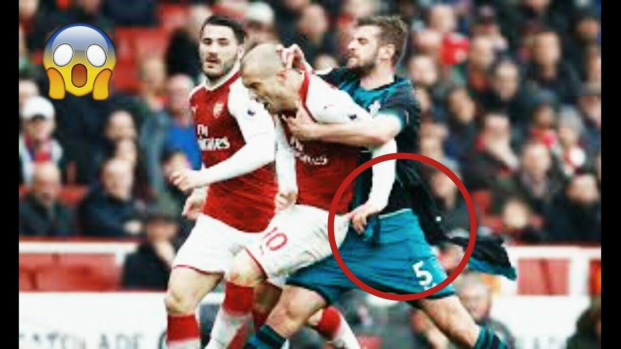 Jack Wilshere Rips Southampton Defender&rsquo;s Shirt and Gets Put on His Backside