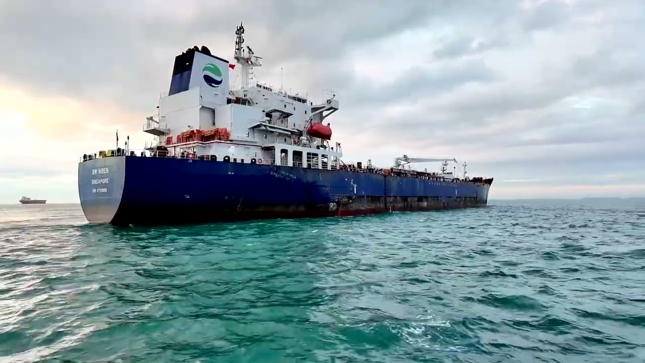ASIPONA TUXPAN: Maniobra de atraque de un buque petrolero