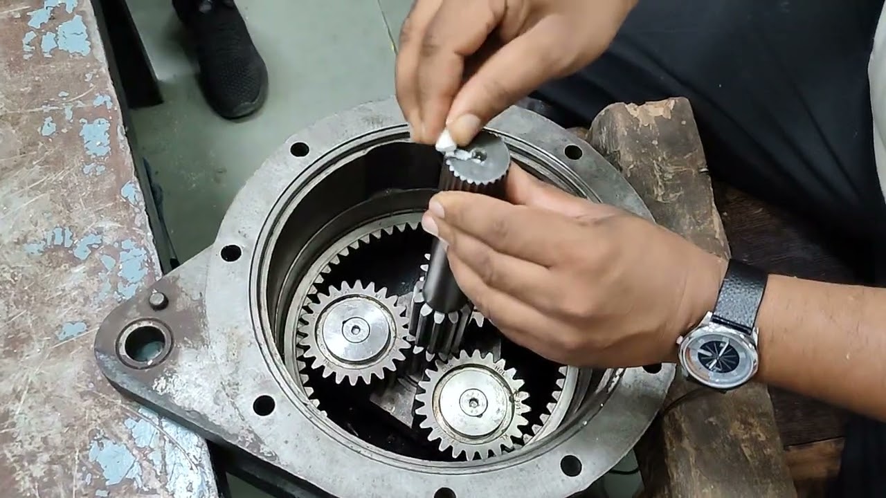 Type of final drive | planetary drive , working and live demonstration of speed  reduction .
