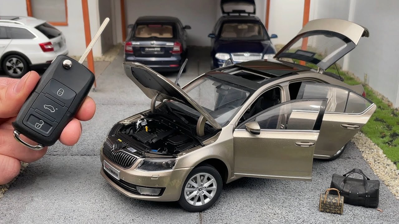 1:18 Skoda Octavia III (5E) 2014, gold - Paudi [Unboxing]