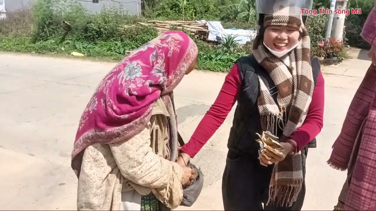 Tòng Thin tình cờ gặp một người mông đi lang thang ngoài đường mọi người ơi cùng nhau đón xem nhé 