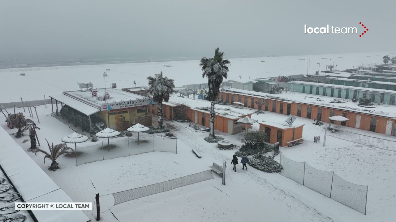 Rimini imbiancata dalla neve: le immagini dal drone (9 gennaio 2022)