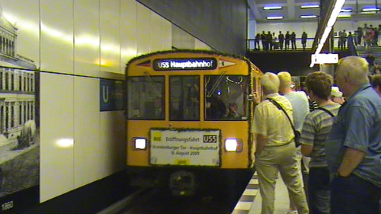 Premiere ride of the Berlin underground line U55