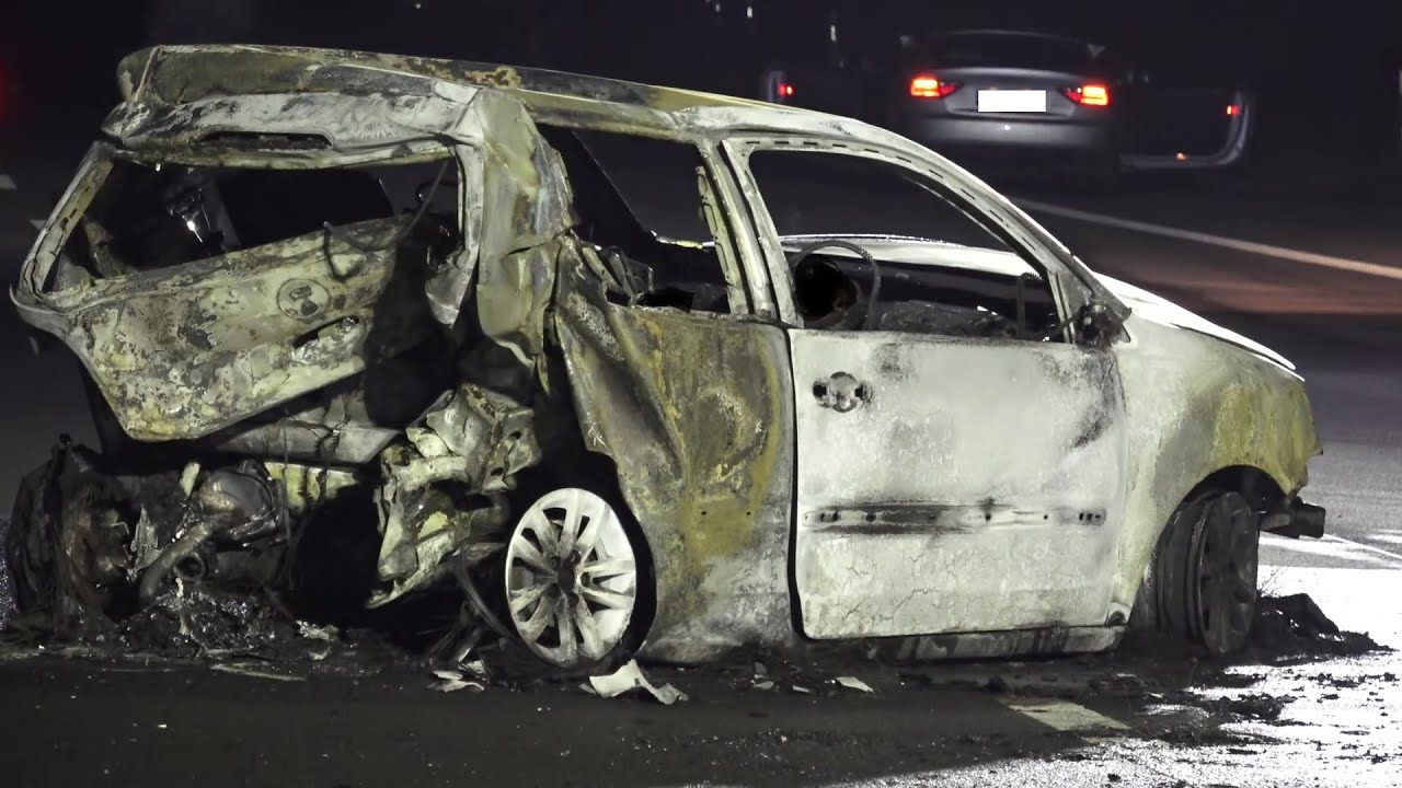 Mutter+Tochter verbrennen in PKW nach Unfall - Vermutetes Rennen von FC-Spielern auf A555 am 1.12.23