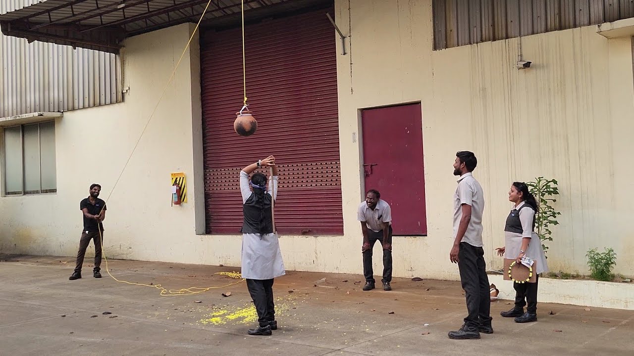 uriyadi game || oru vazia adichachi 😅🤣😂 #pongalcelebration #pongalgames #pongal #uriyadi