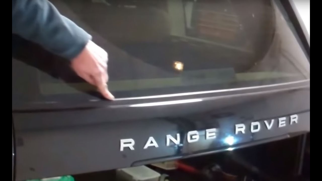 How to remove the tailgate lower window rubber trim on Range Rover L322