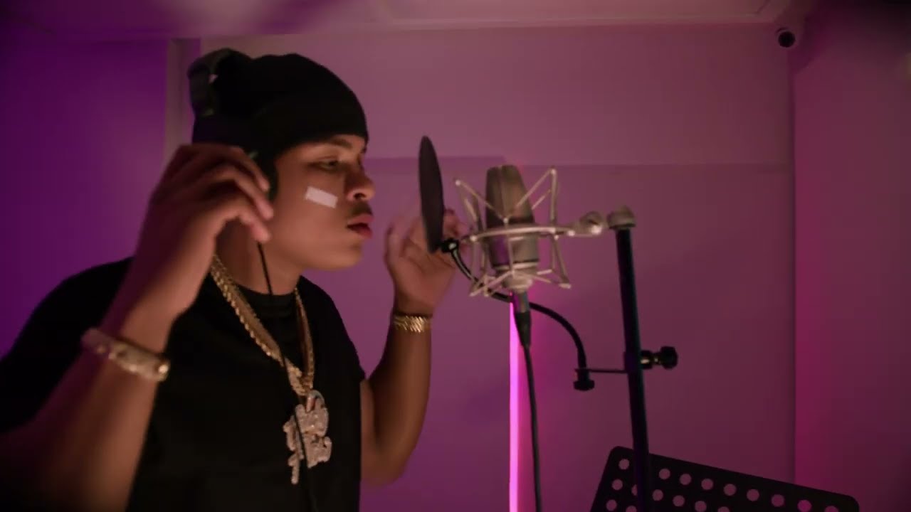 Andyyy Flow- TRABAJANDO DURO (Video Oficial)