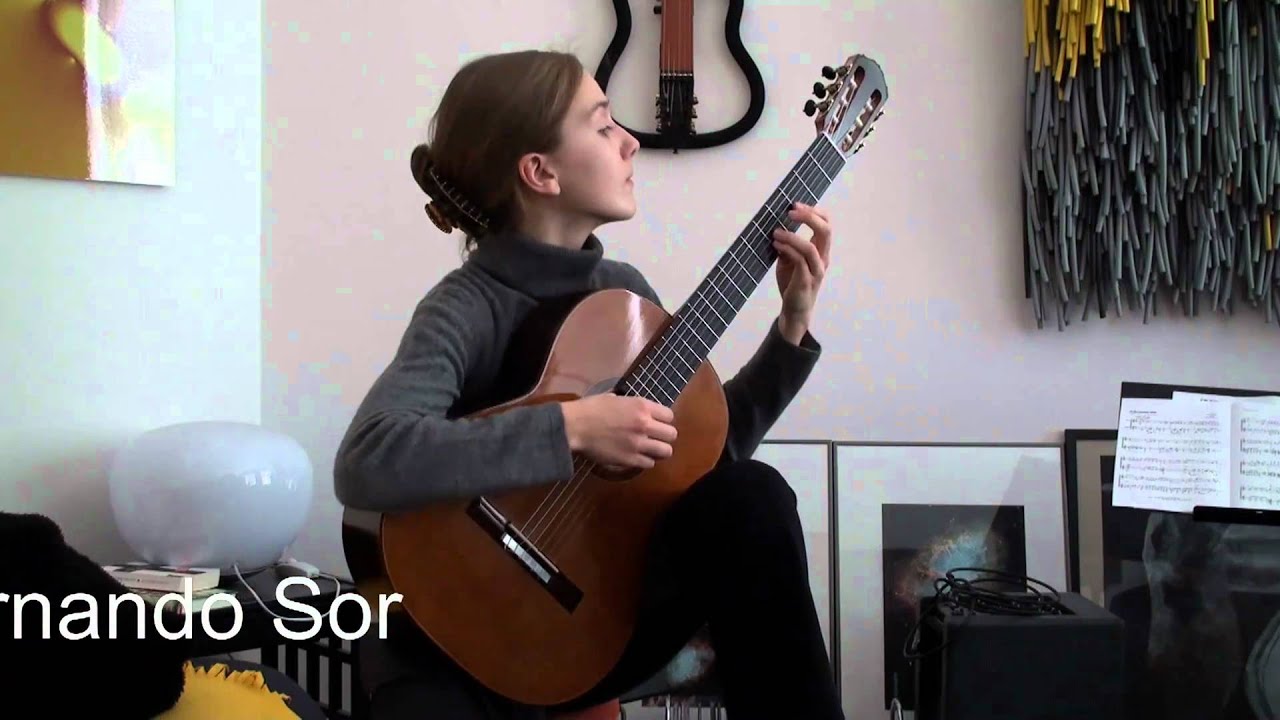 Rosa Franziska Maier performs Rondo from Sonata op.22 by Fernando Sor