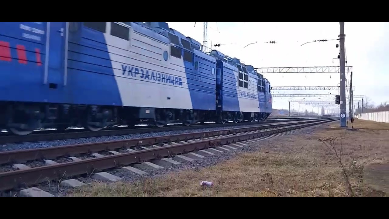 ВОЛОДИМИР ЛЕНІН ВЛ80С-2393 НОВИЙ ЗАБАРВЛЕННЯ В ГОЛОВІ ВАНТАЖНОГО ЕЛЕКТРОВОЗА ГРУЗОВИЙ СКЛАД 