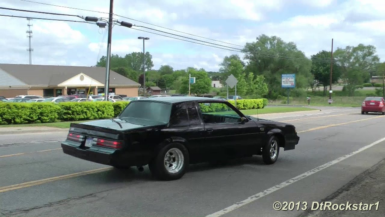 1200 HP Grand National burnout, Cars Fishtailing & Accelerating