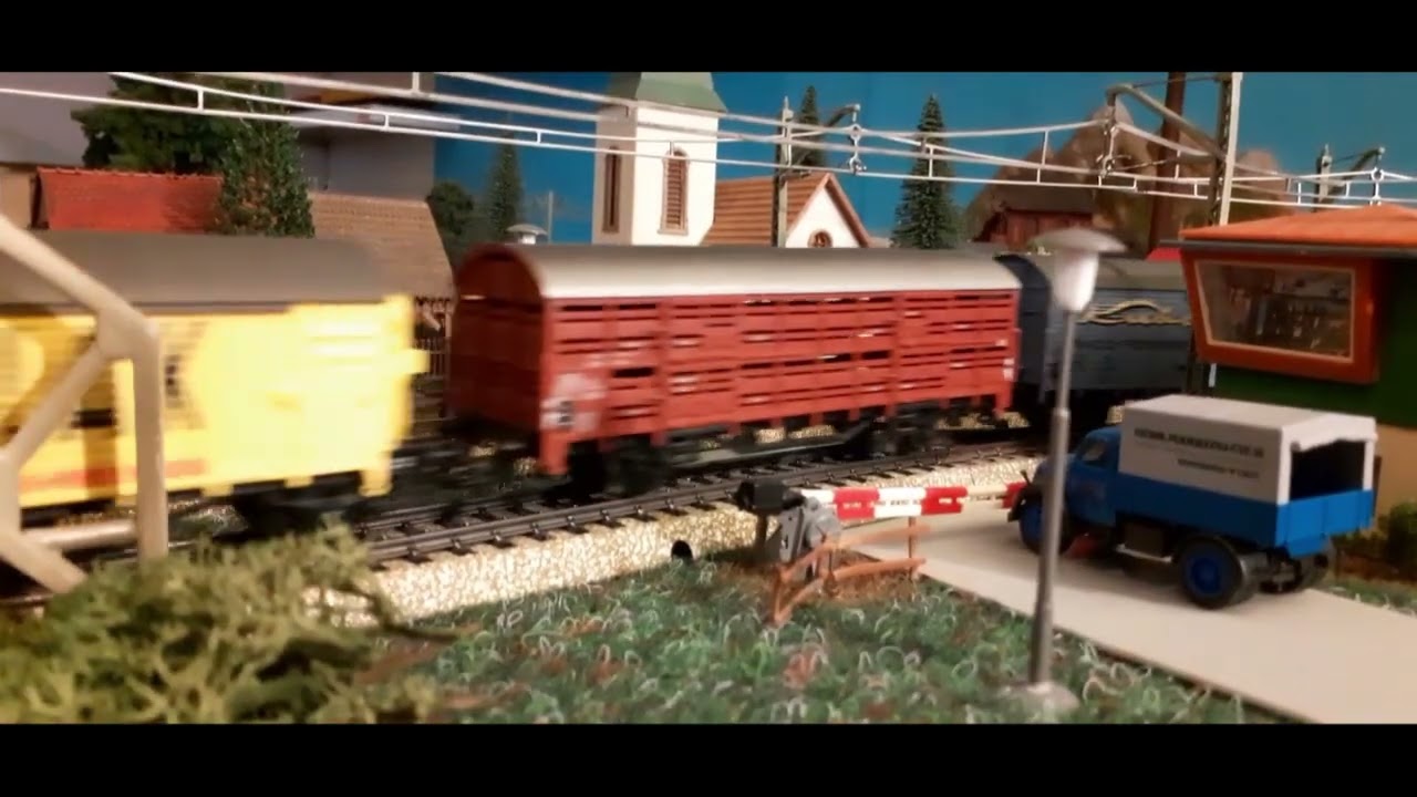 Märklin analog -Teil 106- Insider Jahreswagen 48160 48165 sowie Postmuseumswagen 47362 an 3329 E191