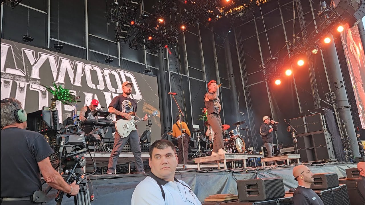 Hollywood Undead - SAVIOR Live!