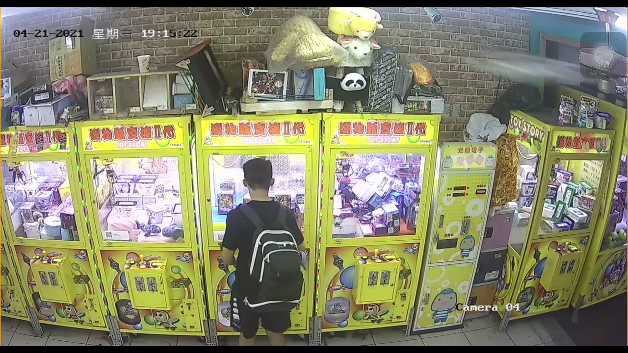 外丟！差點外丟出貨直接丟上低擋板潰在洞口。 新手調台最容易發生的困擾，外丟拍。「其他閒聊在說明欄」 [台湾UFOキャッチャー claw machine catcher 인형뽑기 夾娃娃] #公仔#外丟