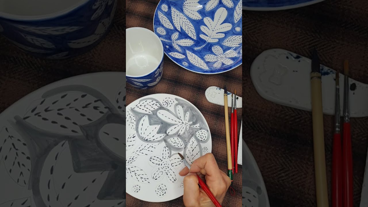 자연을 품은 접시에 뭘 담아 먹을까요?#ceramic #핸드페인팅#청화#나뭇잎장식#사랑스런블루