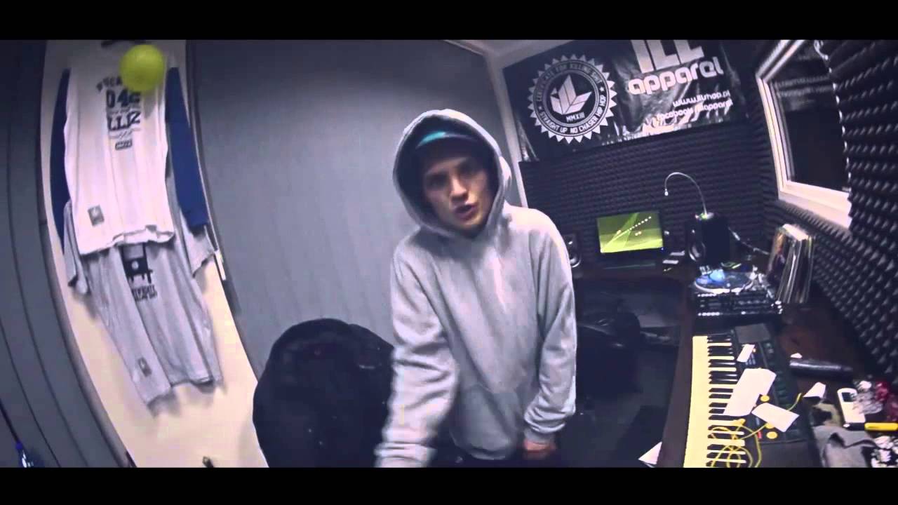 Badey - Assasin (prod.Limit Beats) / 01. Poczuj nasz czil (prod. Graf)