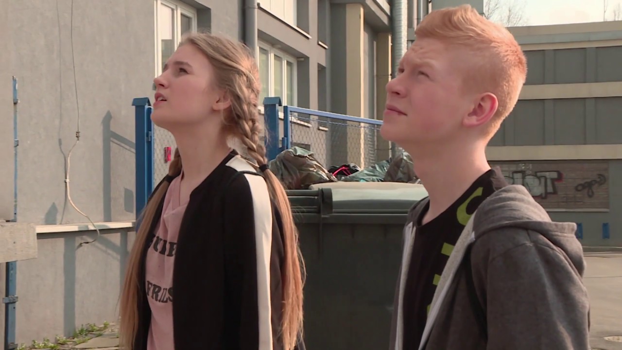 Nastolatek w niebezpieczny spos&oacute;b chciał udowodnić swoją miłość [Szkoła odc. 436]