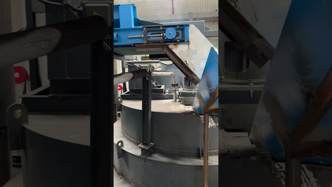 Liquid metal leaking from pipe! Hot lead pouring out!