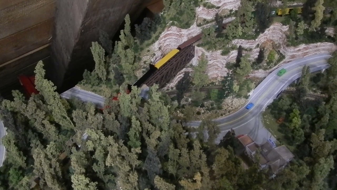 Z scale, BNSF / MRL ( style Mullan Pass ) 3
