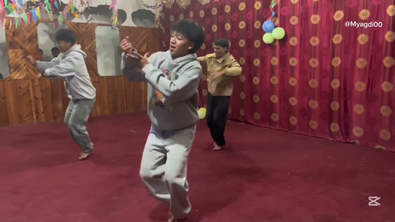 Chainejo jindaganima cover video #dance  #RamriRaichauFubhanda #chinejoJindaganima #unkosweater 🩷