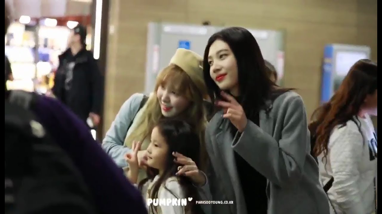 171129 Red Velvet 레드벨벳 with Kids at Incheon Airport | 2017 MAMA in Hong Kong