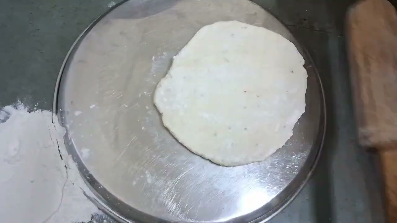 फूली फूली नमक पारे बाजार जैसा बनाये घर पर #viral #recipe #tasty #cooking 
