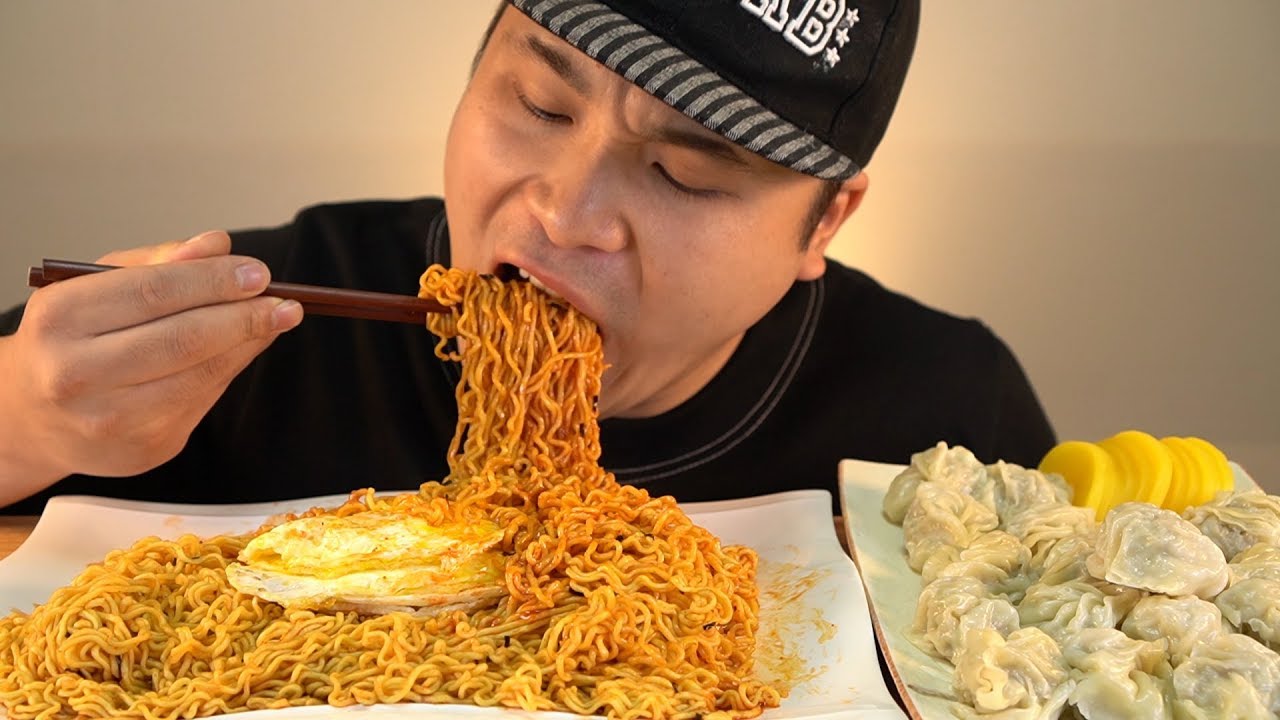 신상품 라이트불닭볶음면과 고기만두 먹방~!! 리얼사운드 social eating Mukbang(Eating Show)