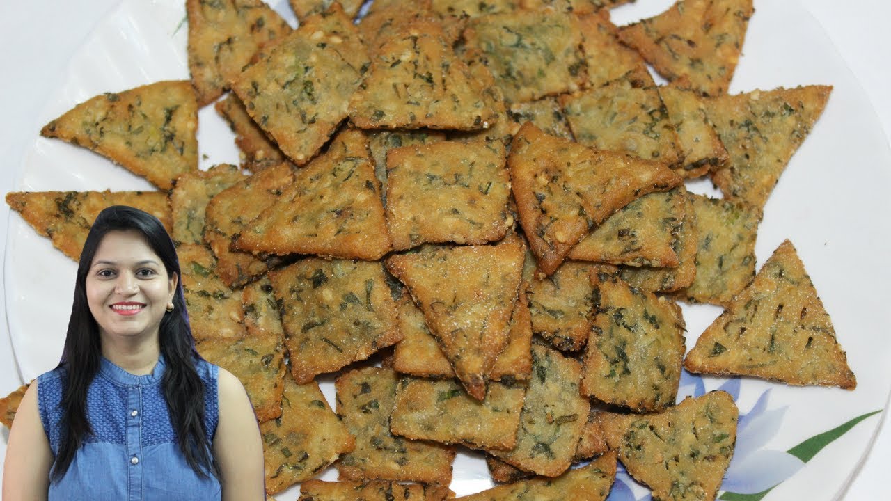 Palak Mathri Recipe in Hindi | Mathri Namkeen | Mathri Banane ki Vidhi | How to make Palak Mathri