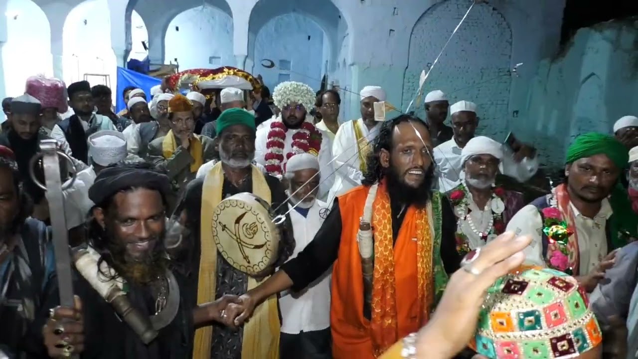 SADAR CHOWK HYDERABAD T.S.  DARGHA HAZRAT SHAH MIR MOMIN CHUP SAHEB QUADRI OUTSIDE ALIYABAD HYD.