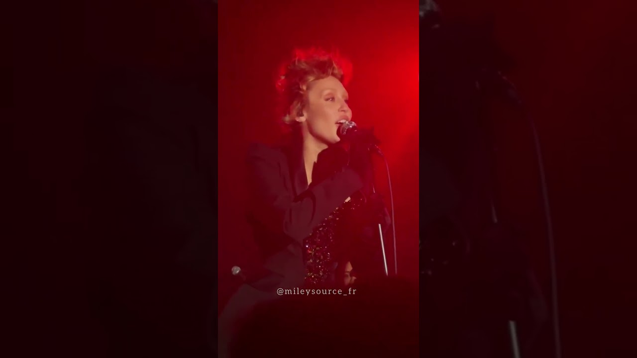 Miley Cyrus Performing 'End of the World' on her Spotify billions vlub concert #miley #mileycyrus