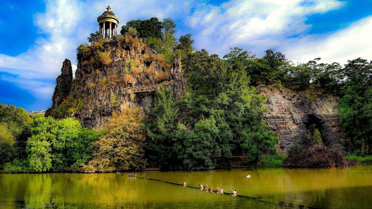 A Walk Around Parc des Buttes Chaumont, Paris