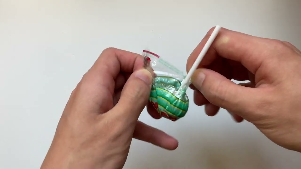 Как открыть леденец Chupa Chups [4K]