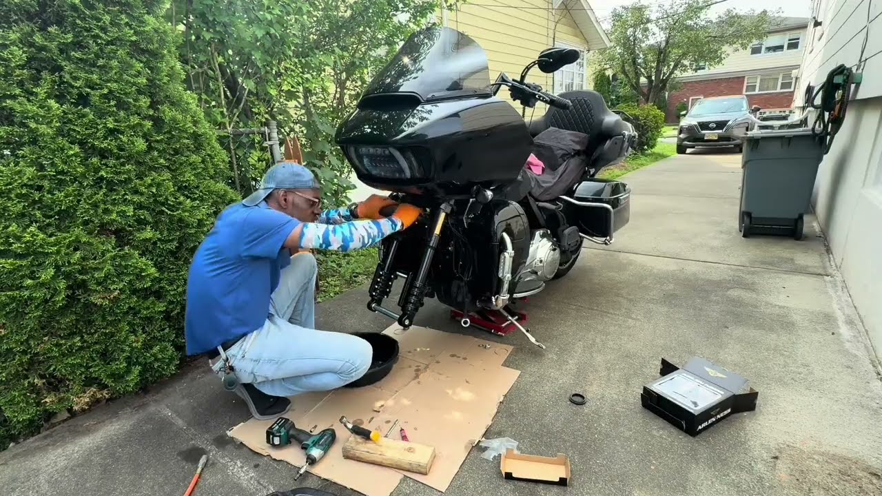 Harley Arlen Ness Method “No Flex” Fork Guard, Leg, Lower Install / Progressive FLH 17+ FST Monotube