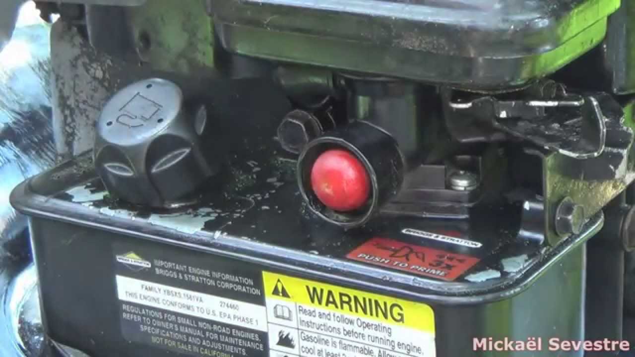 Remplacer sa poire d’amorçage sur carburateur pulsa prime Briggs& Stratton