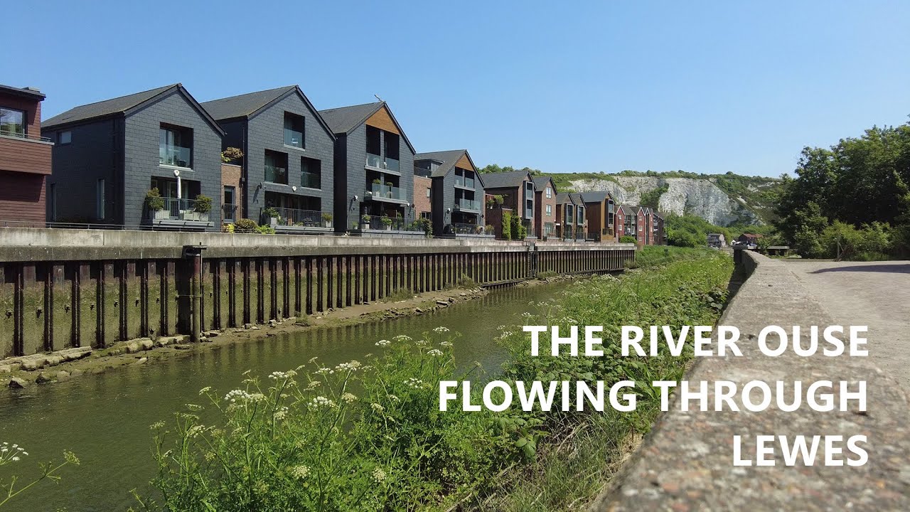 The River Ouse flowing through Lewes (4K)