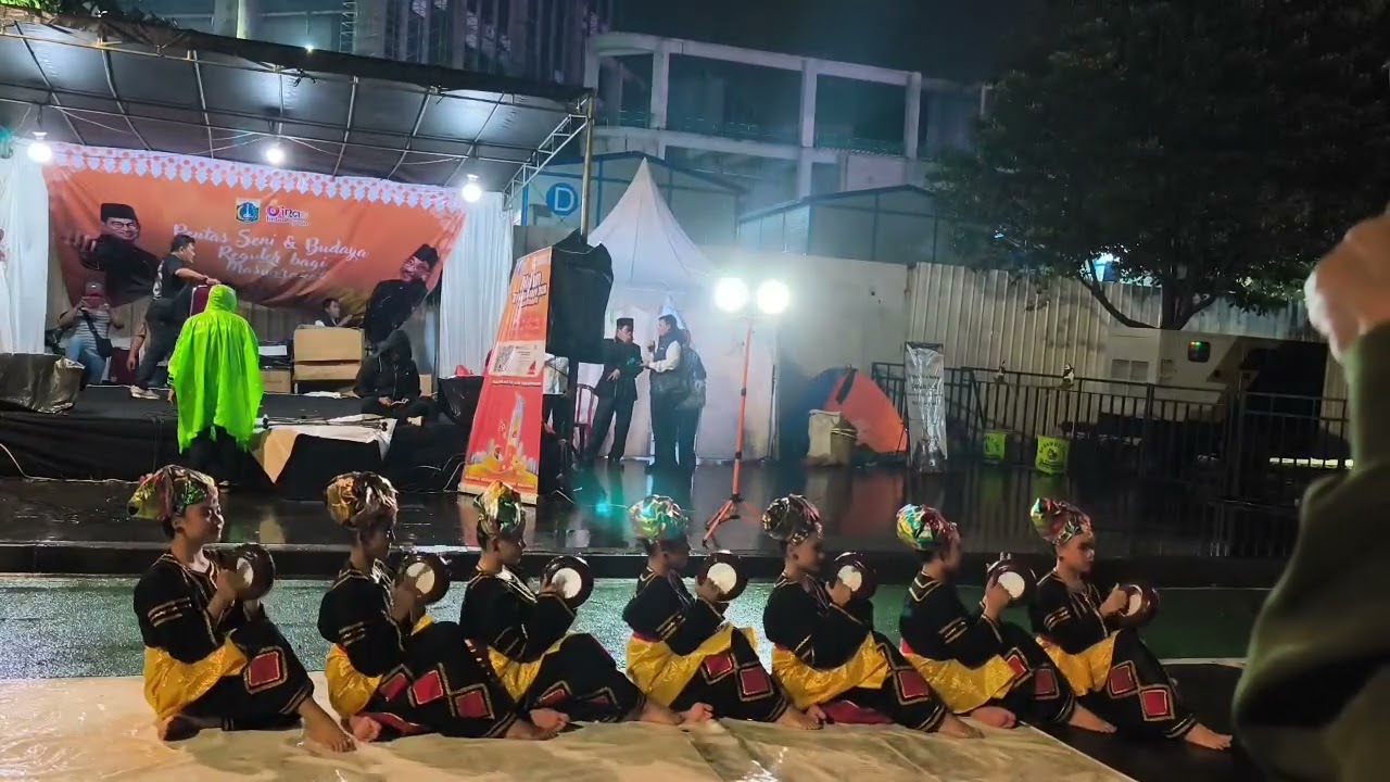 Tari indang bandingkan Malam Tahun baru 2026 di Bunderan Hi @dinaskebudayaandkijakarta