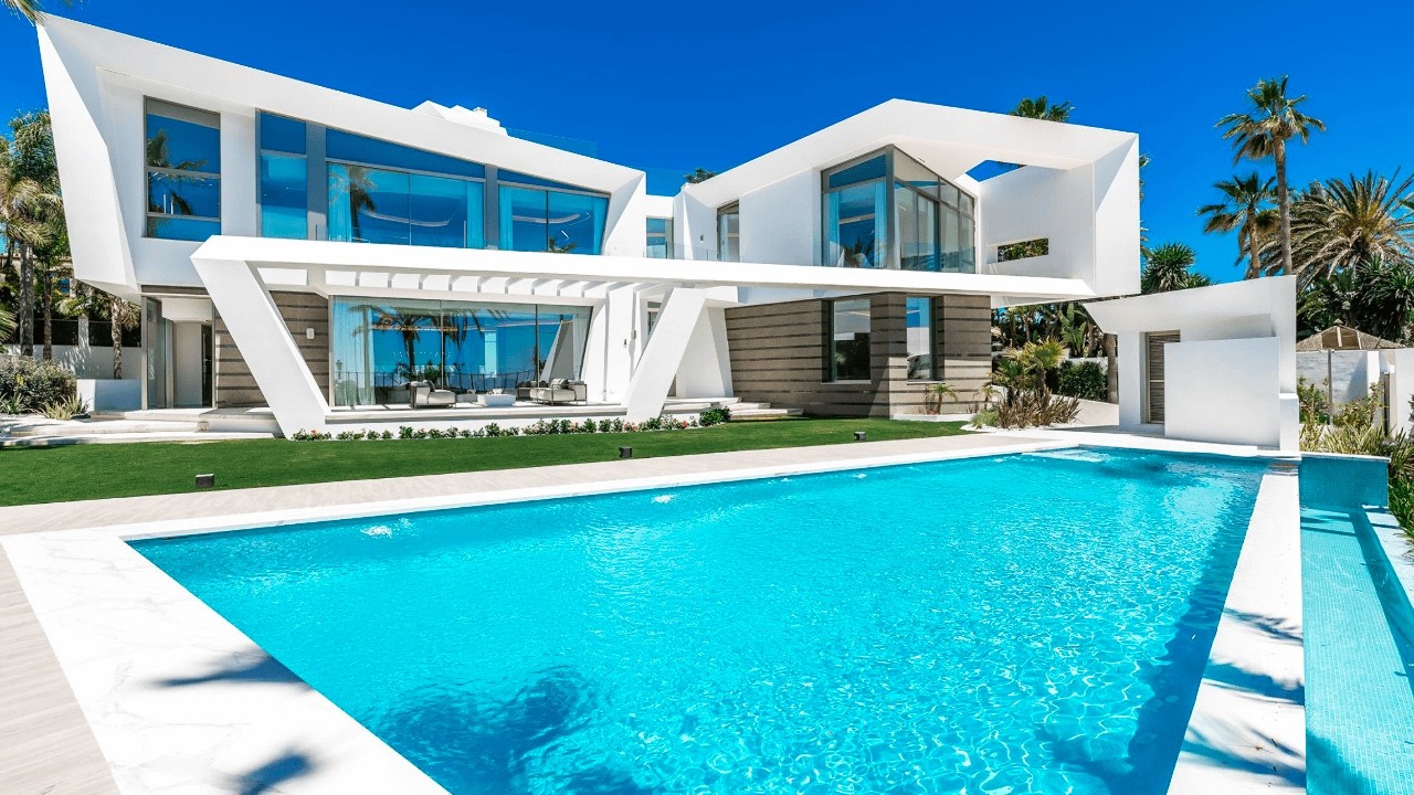 BEACHFRONT! 11.950.000€ Marbella East Villa 6 Beds DV1995