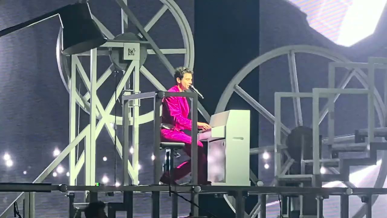 MIKA 😍 