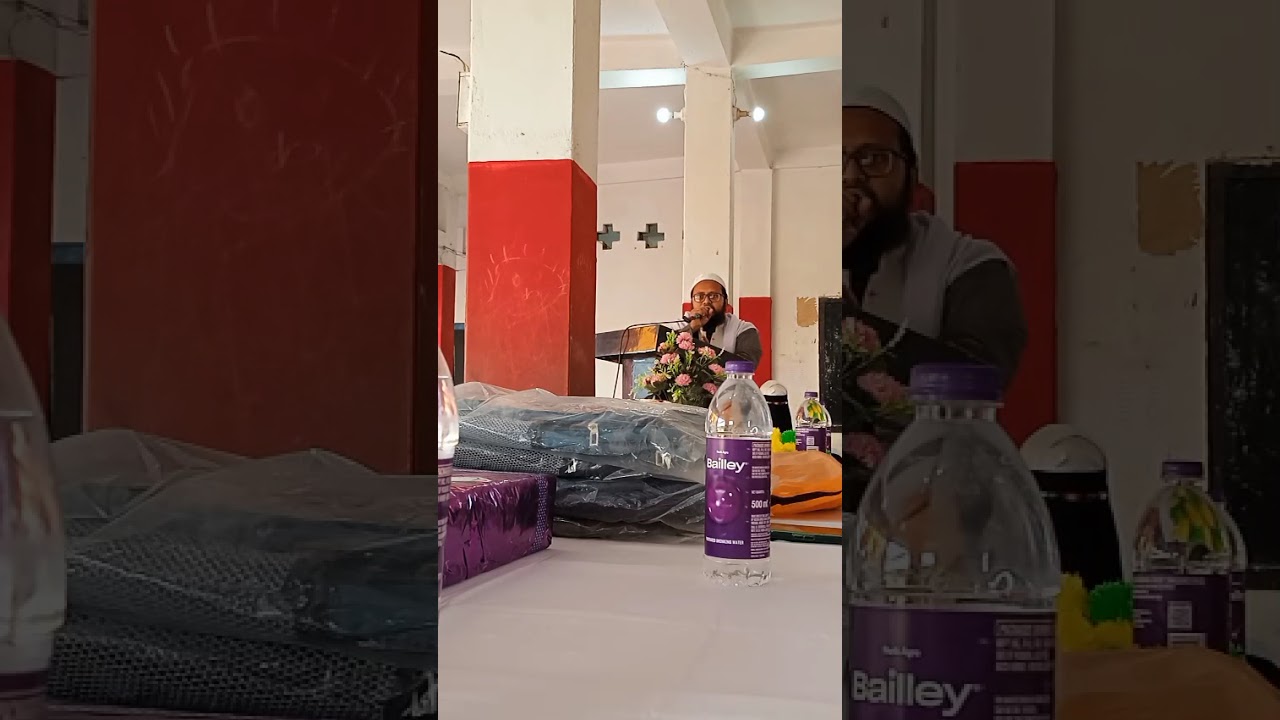 تقریر کرتے ہوئے شعبہ بنات مدرسہ رحمانیہ یکہتہ کے ان چارج مولانا حسیب الرحمن شائق قاسمی 