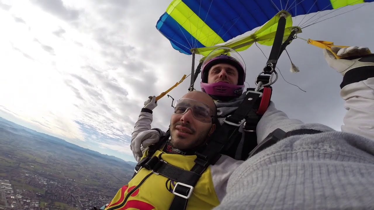 Lancio con paracadute in tandem di Davide a Reggio Emilia