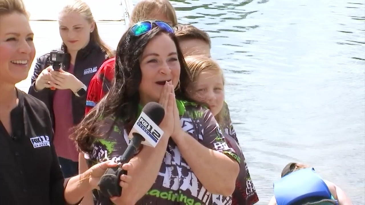 FOX 12 Surprise Squad and Les Schwab deliver life jackets to local mom helping kids stay safe