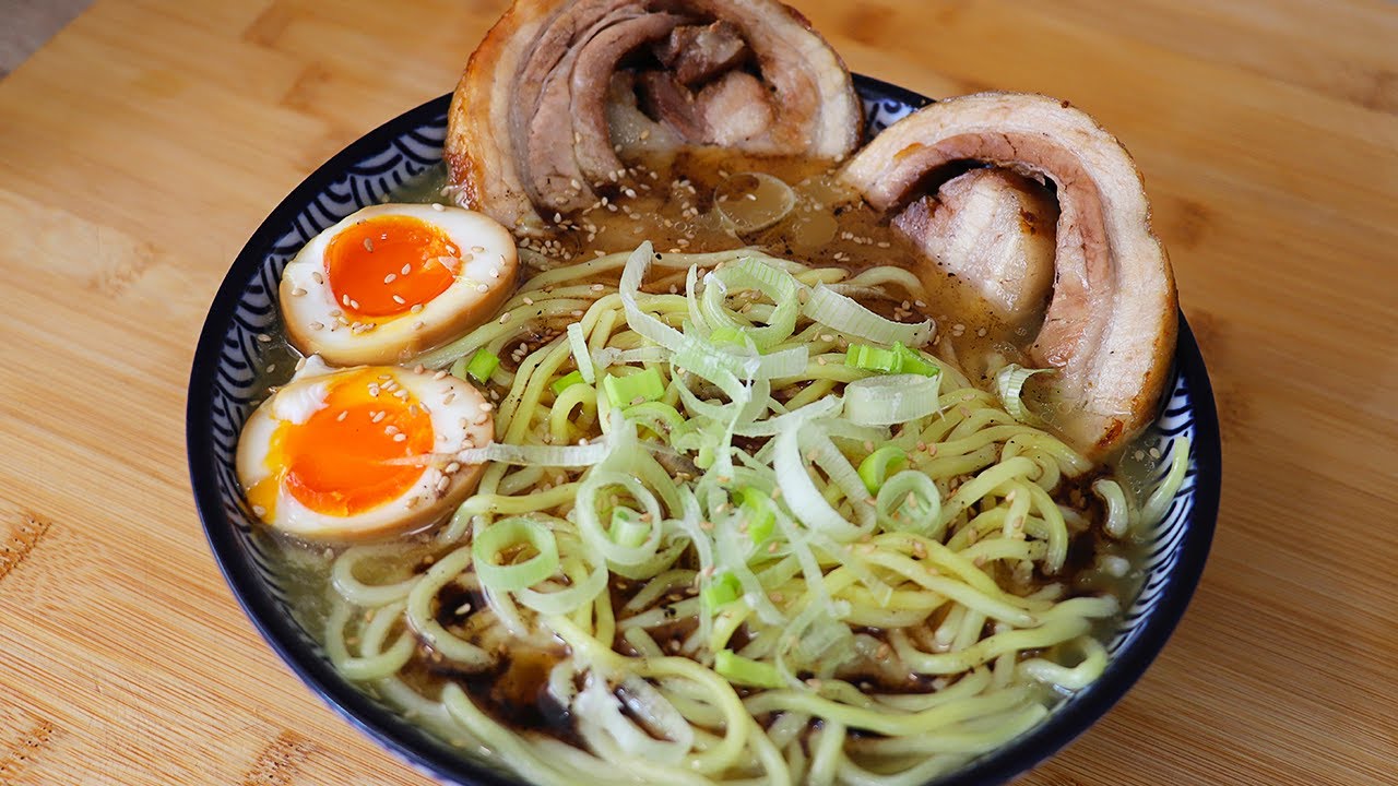 Ramen tonkotsu de cerdo | Receta japonesa auténtica.