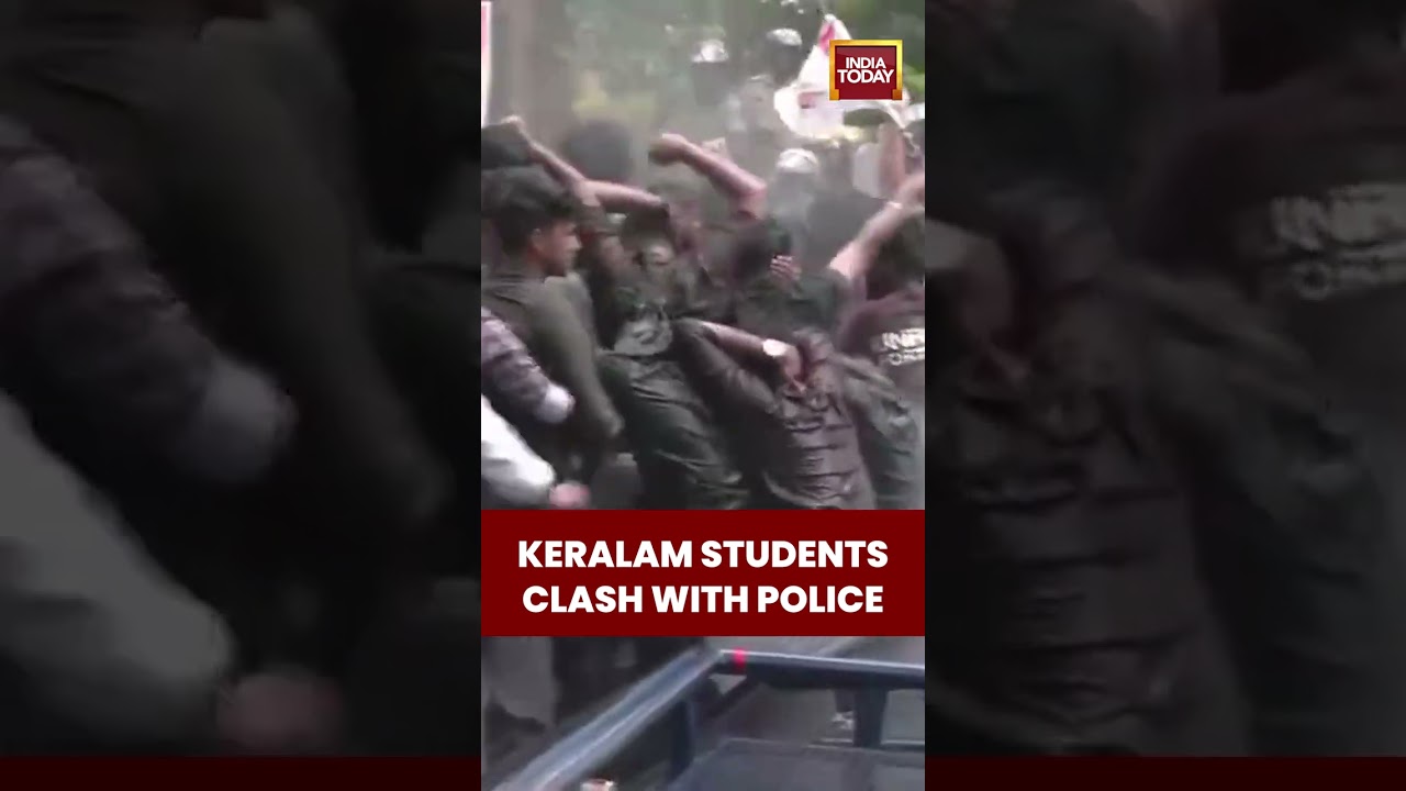 Keralam Students Clash With Police Over CUSAT Exam Fee Hike | Water Cannons Used